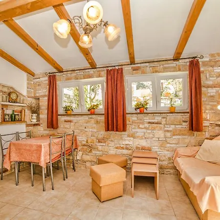 Dorel & Dinko 4401 Apartamento