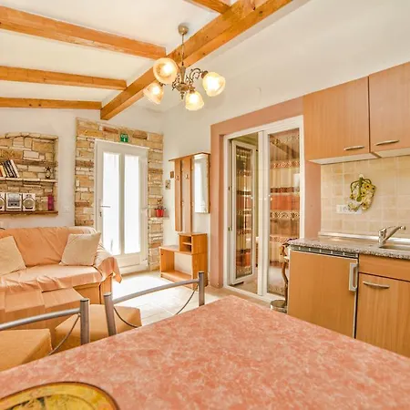 Apartamento Dorel & Dinko 4401